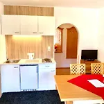 Gutshof Zum Schluxen Apartment *