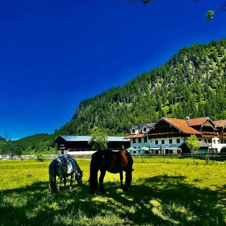 Appartement Gutshof Zum Schluxen *
