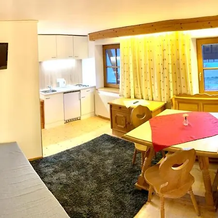 Apartment Gutshof Zum Schluxen Pinswang