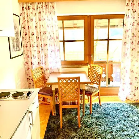 Apartament Gutshof Zum Schluxen Pinswang