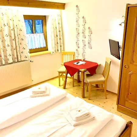 Apartament Gutshof Zum Schluxen