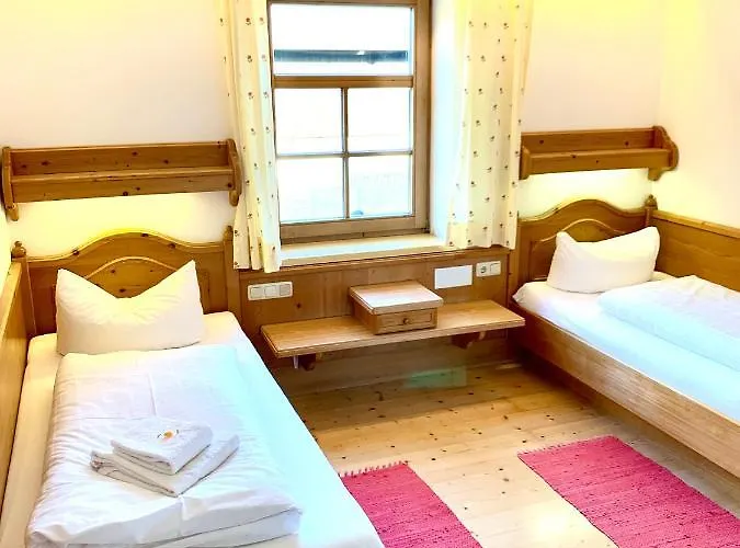 Gutshof Zum Schluxen Apartment *